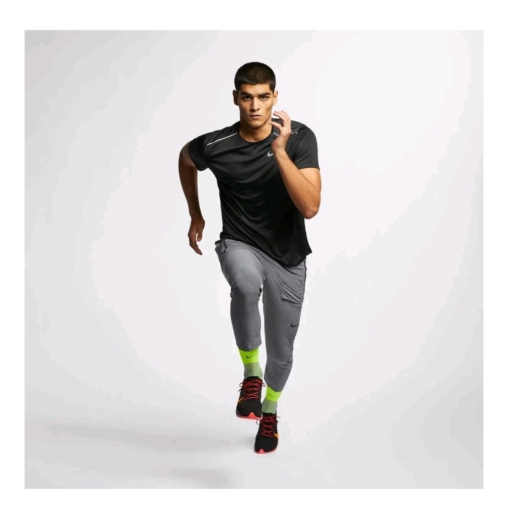 Nike Dri-FIT Mens Large Short Sleeve Black Running Training Gym Logo TShirt Top